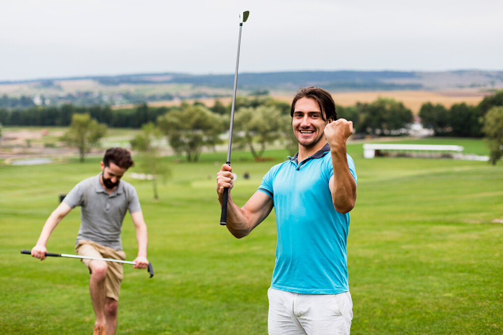 Dinámicas de equipo en el golf: cómo tu swing revela más de lo que crees sobre liderazgo y colaboración golf-gruyere
